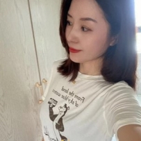 寶莉娜  164.C+.47.33歲  氣質美艷人妻~豐滿有料超好撞 豪乳手感超讃  邊舔還邊用奶子