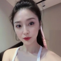 🌟 奶茶 163cm 48kg 34歲 C罩杯  身材火辣平時健身很自律 老公是一個性冷淡的人 通常