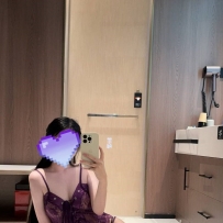 向楠   165cm.C+.47kg.26y • 外貿氣質型 臉蛋好看頭很會挑逗  • 會調皮似得輕咬你的